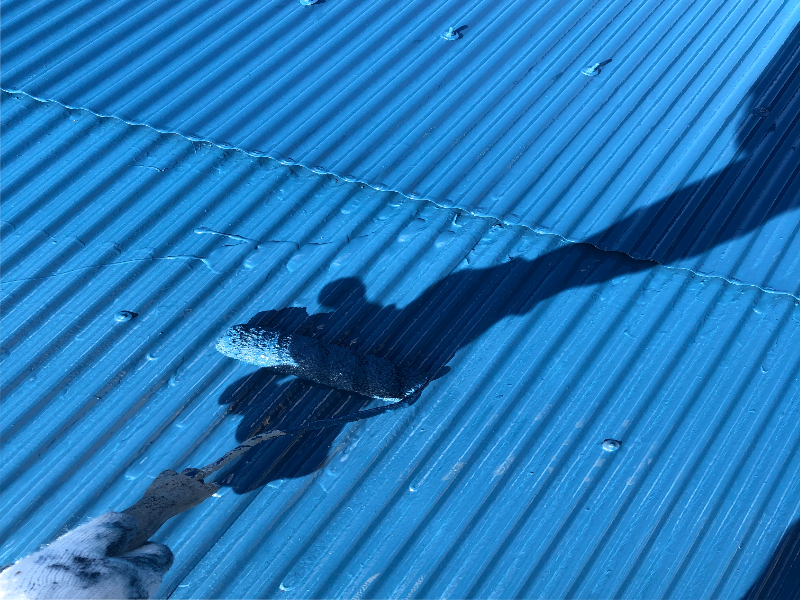 東京都八王子市　金属屋根塗装工事　上塗り